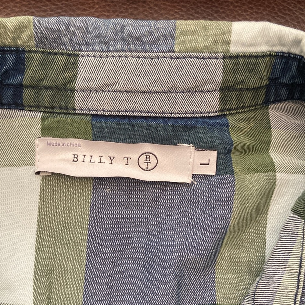 Luxuriously soft long sleeve button-down plaid shirt, Billy T brand, size L. - Picture 3 of 9